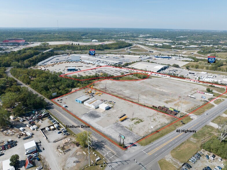 8753 E US Highway 40, Kansas City, MO à louer - Photo de l’immeuble – Image 2 sur 3