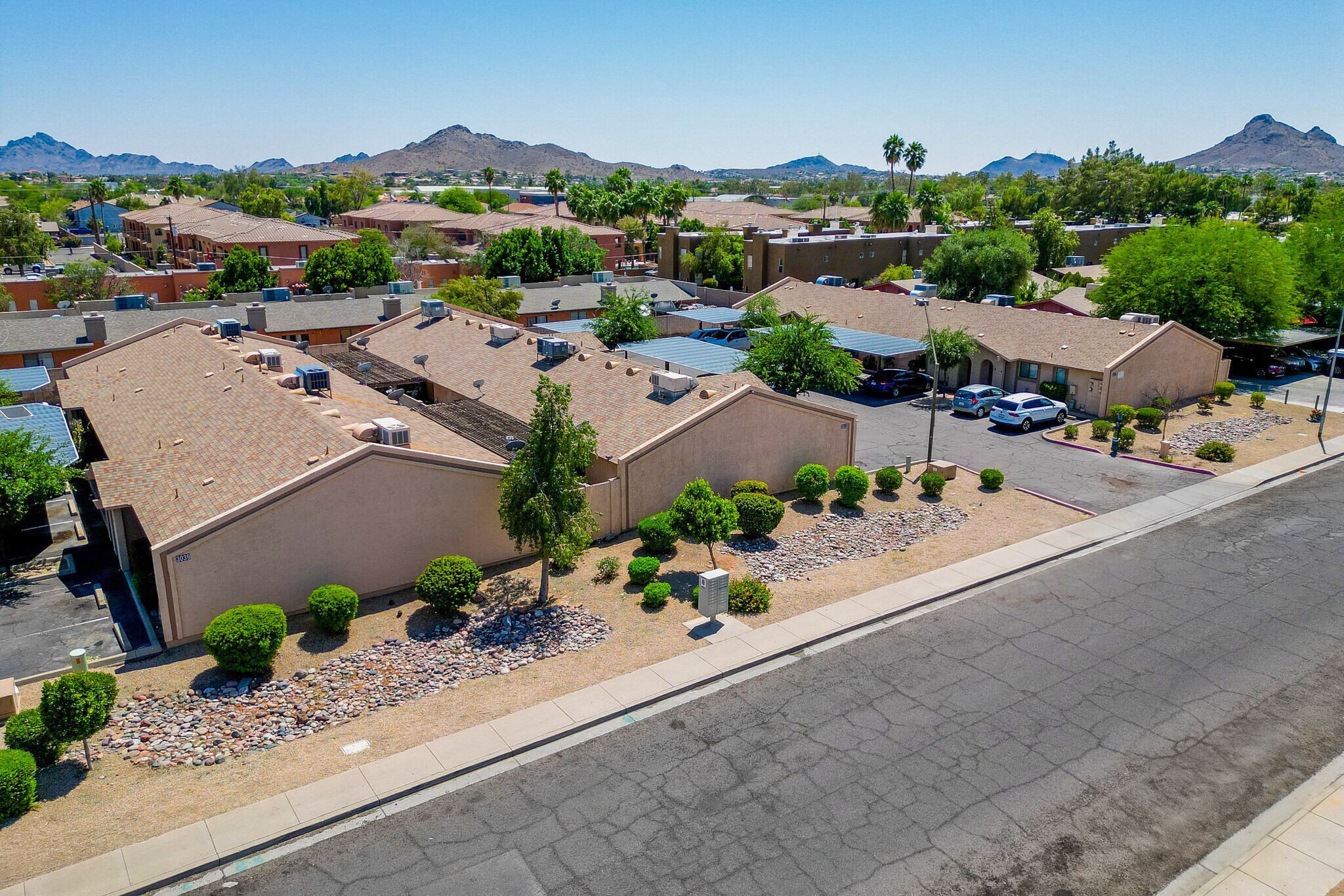 3027-3045 E Grandview Rd, Phoenix, AZ à vendre Photo de l’immeuble– Image 1 sur 32