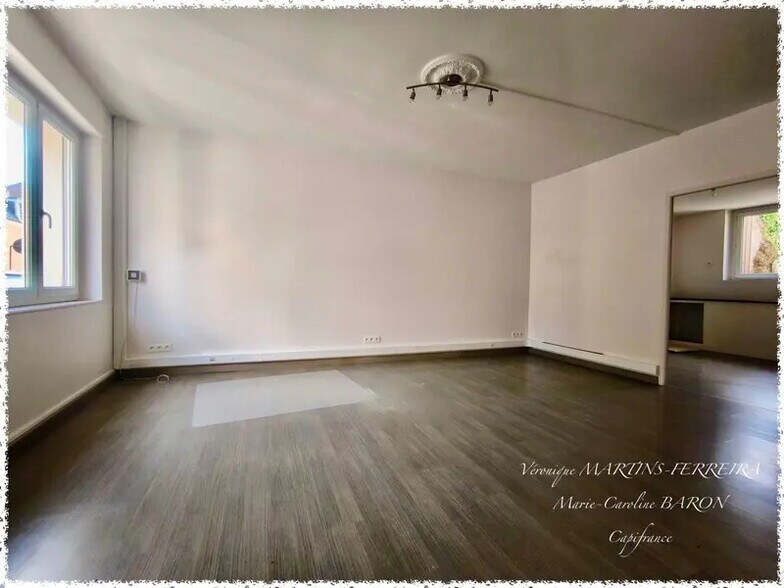 Local d'activités dans Montmirail à vendre - Photo de l’immeuble – Image 3 sur 10