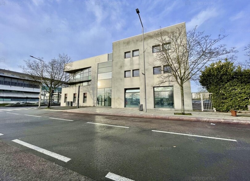 Bureau dans Amiens à louer - Photo de l’immeuble – Image 2 sur 4