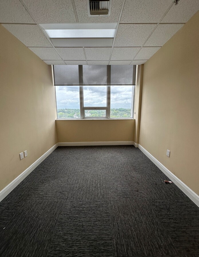 2455 E Sunrise Blvd, Fort Lauderdale, FL 33304 - Lot CU-5M, 5N -  - Photo intérieure - Image 2 of 7