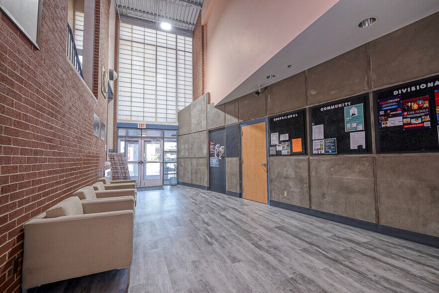 255 Third St, New Kensington, PA à vendre - Hall d’entrée – Image 3 sur 73