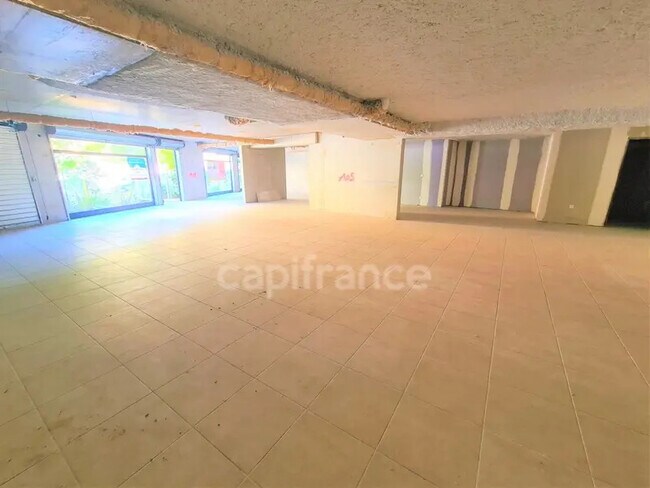 Plus de détails pour Local commercial à vendre