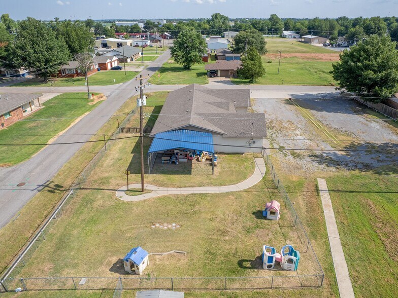 1419 W London St, El Reno, OK à vendre - Photo de l’immeuble – Image 3 sur 50