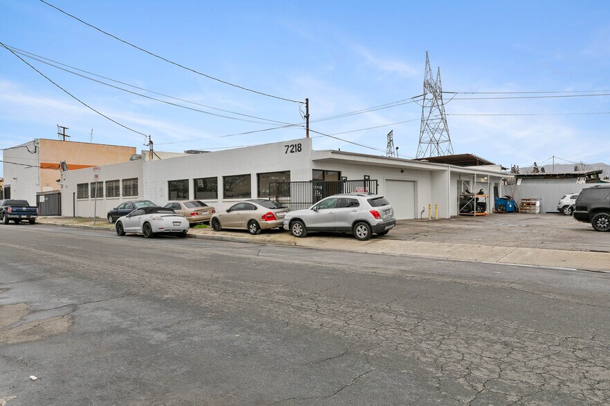 7210-7218 Hinds Ave, North Hollywood, CA à louer - Photo de l’immeuble – Image 2 sur 13