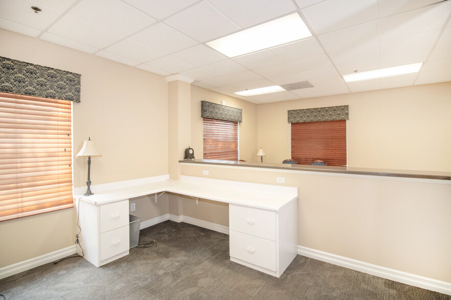 8175 Limonite Ave, Jurupa Valley, CA à louer - Photo de l’immeuble – Image 3 sur 8