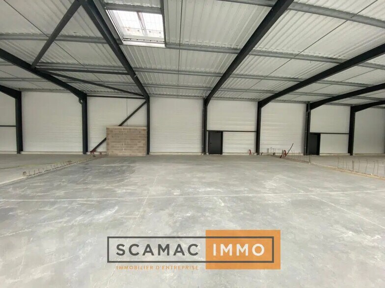 Local commercial dans Gignac-la-Nerthe à louer - Photo de l’immeuble – Image 1 sur 3