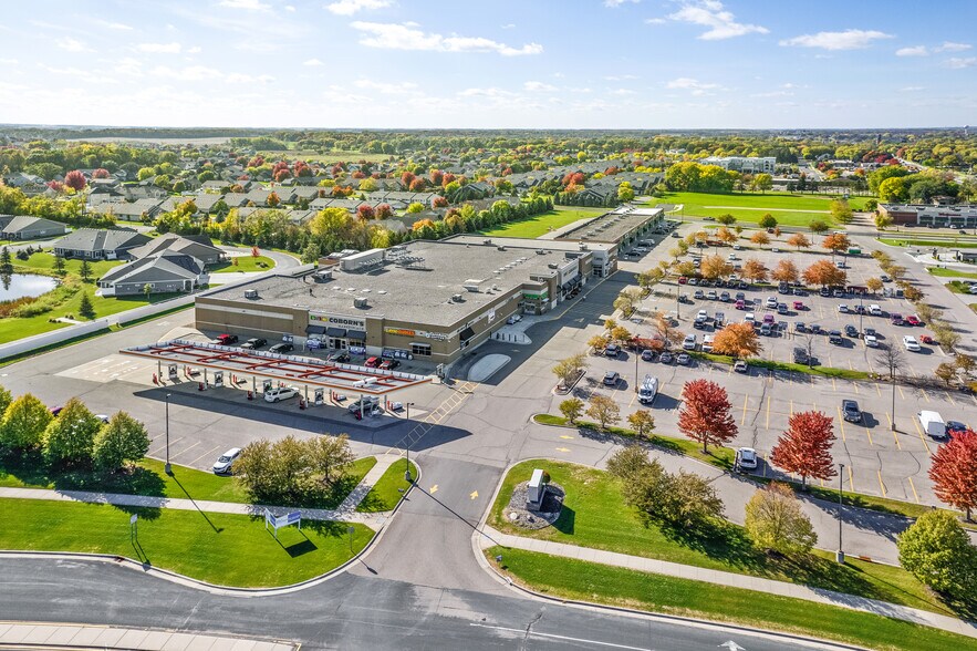 209-225 Chalupsky Ave SE, New Prague, MN à louer - Photo de l’immeuble – Image 3 sur 5