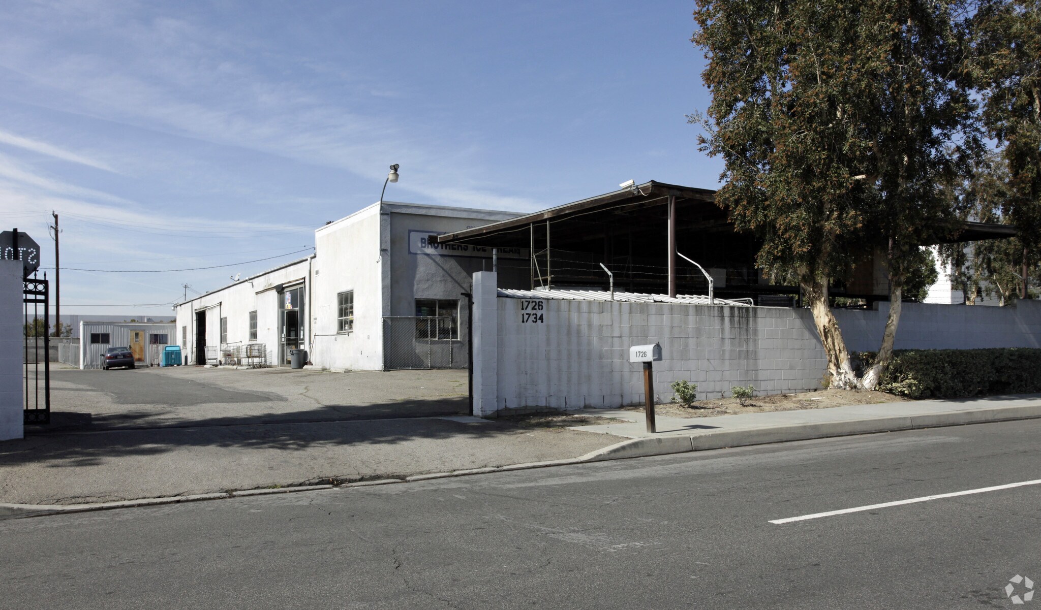 1726-1734 S Baker Ave, Ontario, CA à louer Photo de l’immeuble– Image 1 sur 8