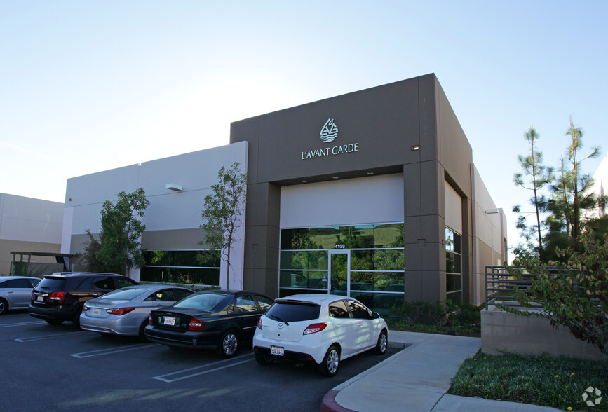 4109 Guardian St, Simi Valley, CA à louer - Photo de l’immeuble – Image 1 sur 7
