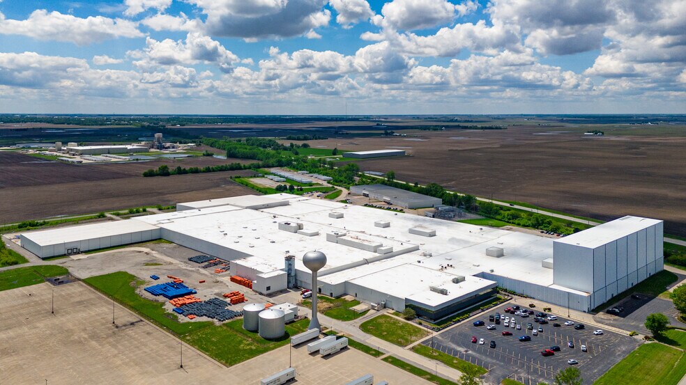 6821 E County 1100 Rd N, Mattoon, IL à louer - Photo de l’immeuble – Image 2 sur 7