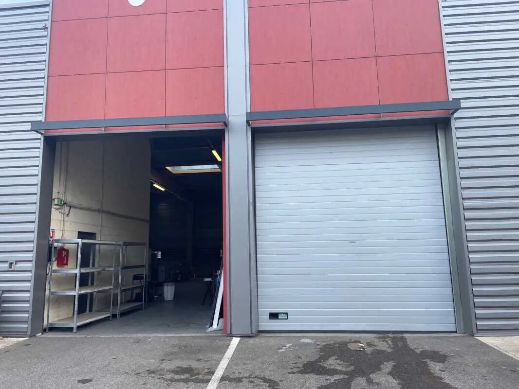 Bureau dans Villeurbanne à louer Photo de l’immeuble– Image 1 sur 8