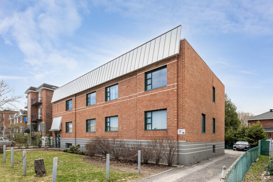 7160 Boul Pie-IX, Montréal, QC à vendre - Photo de l’immeuble – Image 2 sur 2
