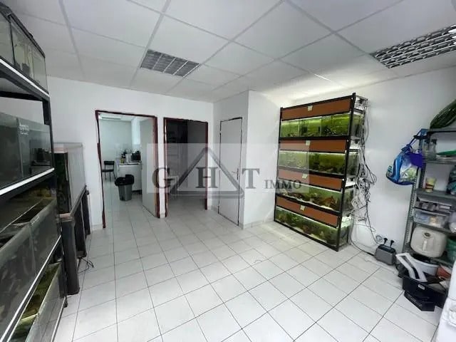 Industriel/Logistique dans Fontenay-Trésigny à vendre - Photo de l’immeuble – Image 2 sur 3