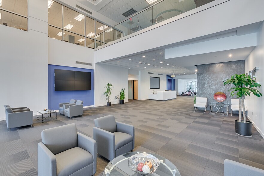 3929 W John Carpenter Fwy, Irving, TX à louer - Photo de l’immeuble – Image 3 sur 11