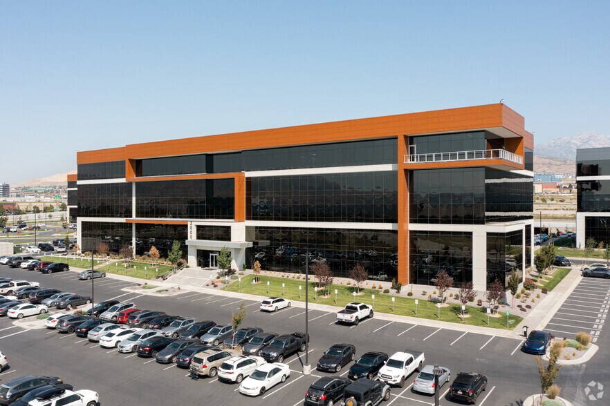 2000 W Ashton Blvd, Lehi, UT à louer - Photo de l’immeuble – Image 2 sur 21