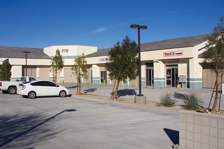 370 W San Rafael Rd, Palm Springs, CA à louer - Photo de l’immeuble – Image 3 sur 5