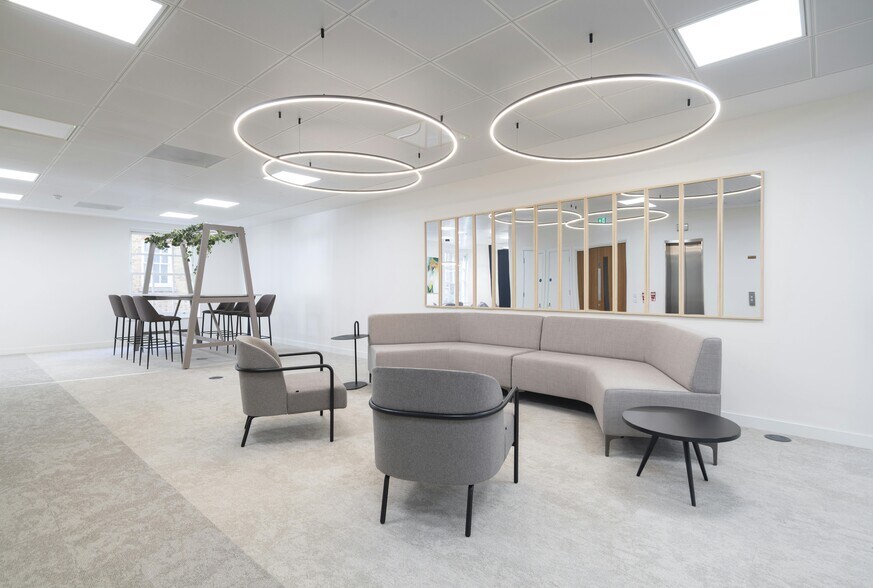 42 Trinity Ct, Londres à louer - Photo de l’immeuble – Image 2 sur 6