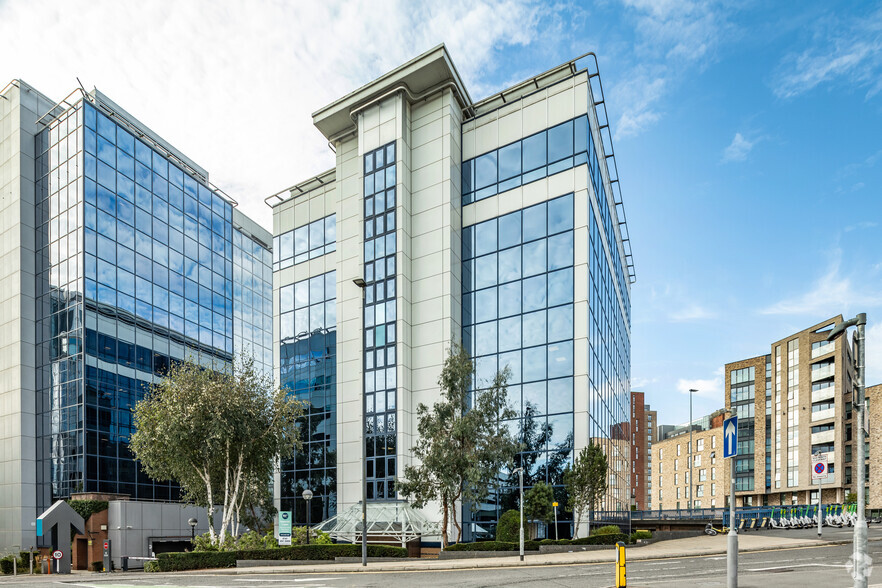 2 Exchange Quay, Salford à louer - Photo de l’immeuble – Image 1 sur 21