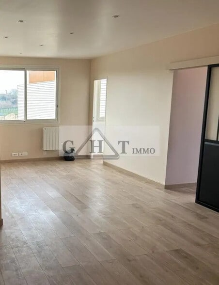 Bureau dans Deuil-la-Barre à louer - Photo intérieure – Image 1 sur 2