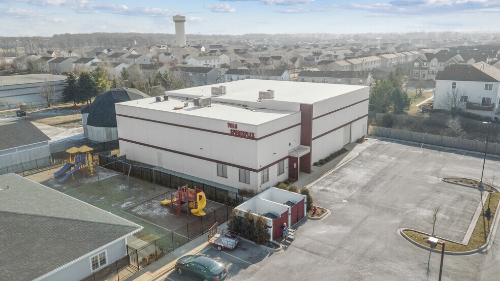 26705 W Commerce Dr, Volo, IL à louer - Photo principale – Image 1 sur 19