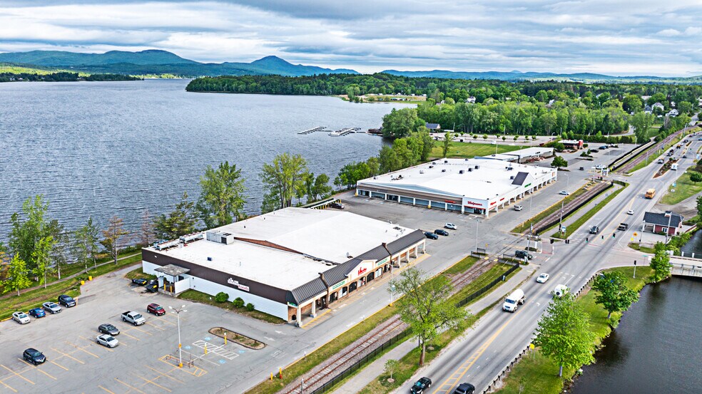 59 Waterfront Plz, Newport, VT à louer - Photo de l’immeuble – Image 2 sur 4