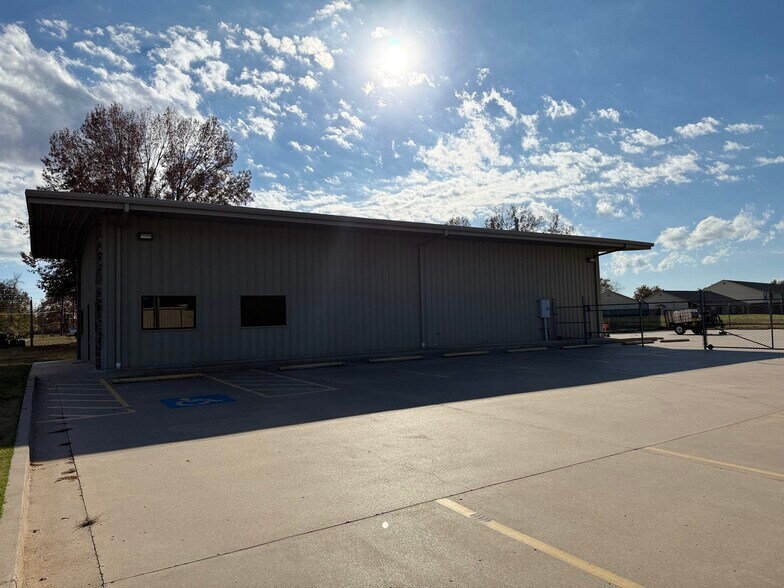 7108 Texas Rd, Fort Smith, AR à vendre - Photo de l’immeuble – Image 3 sur 15