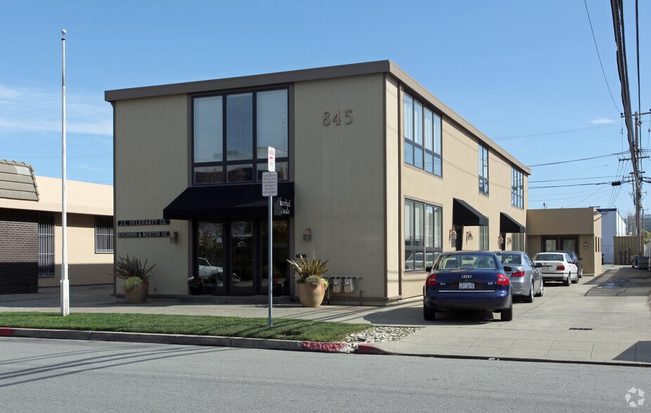 845 Malcolm Rd, Burlingame, CA à louer - Photo principale – Image 1 sur 6