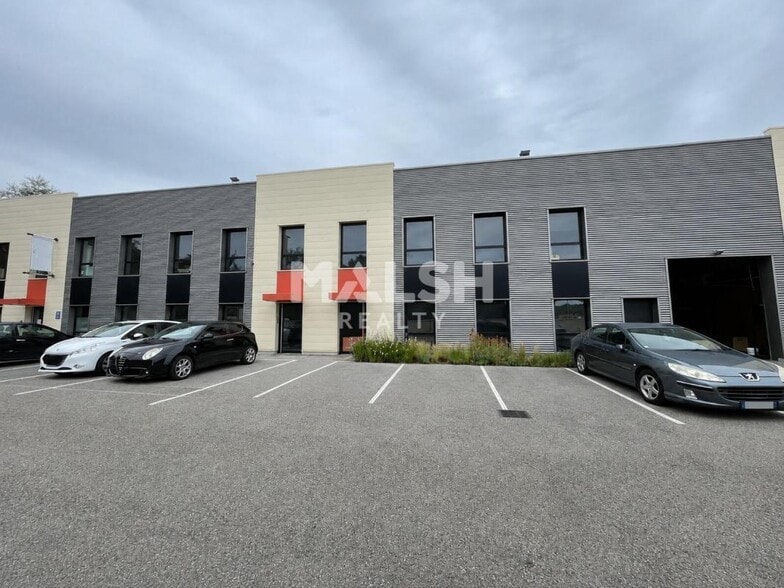 459 Rue De L'Industrie, Saint-André-de-Corcy à louer - Photo de l’immeuble – Image 1 sur 12