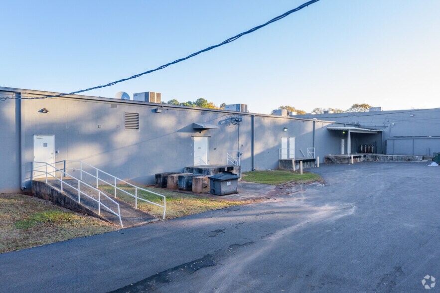 1283-1304 Columbia Dr, Decatur, GA à louer - Photo de l’immeuble – Image 3 sur 5
