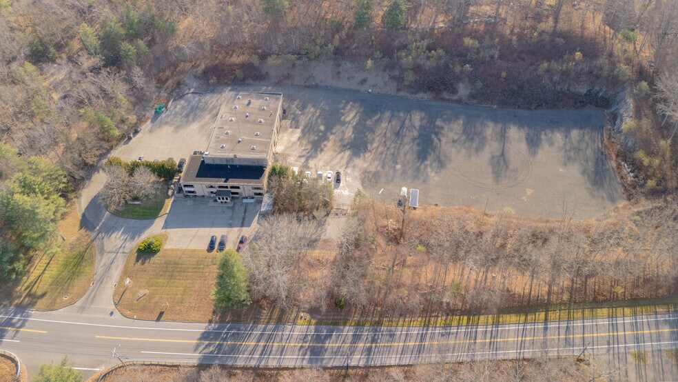 45 Pines Bridge Rd, Beacon Falls, CT à louer - Photo de l’immeuble – Image 3 sur 12