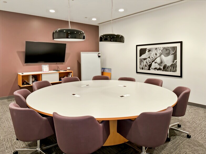 4343 N Scottsdale Rd, Scottsdale, AZ à louer - Photo intérieure – Image 3 sur 19