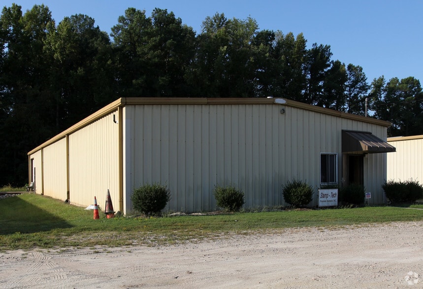 480 Old Wilson Rd, Wendell, NC à louer - Photo principale – Image 1 sur 2