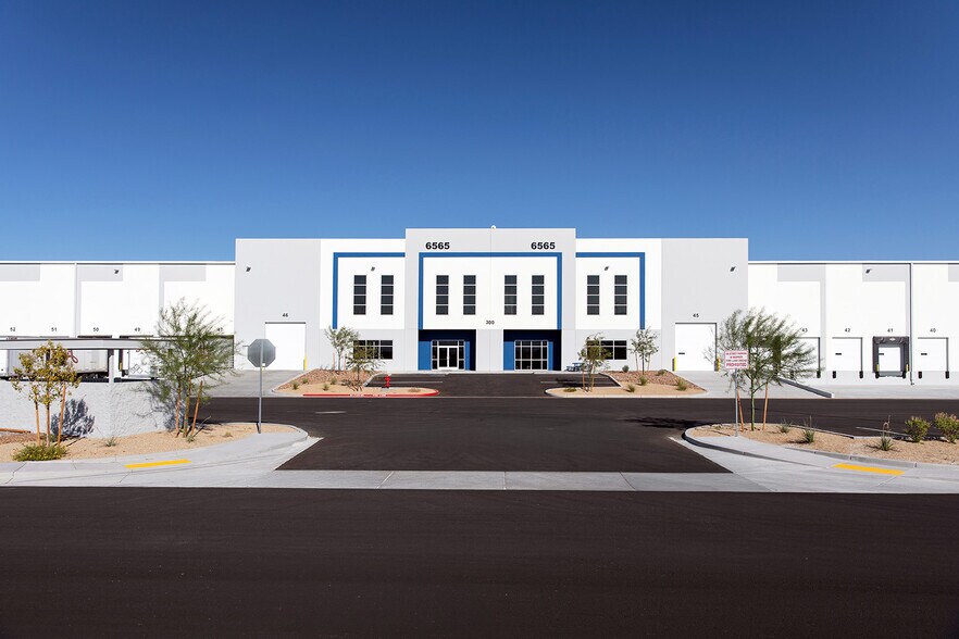 6565 Nascar St, Las Vegas, NV à louer - Photo de l’immeuble – Image 2 sur 3