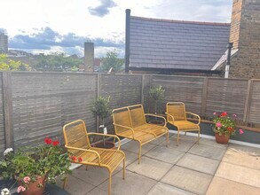 4A Fleet Rd, Londres à louer Photo de l’immeuble– Image 1 sur 2