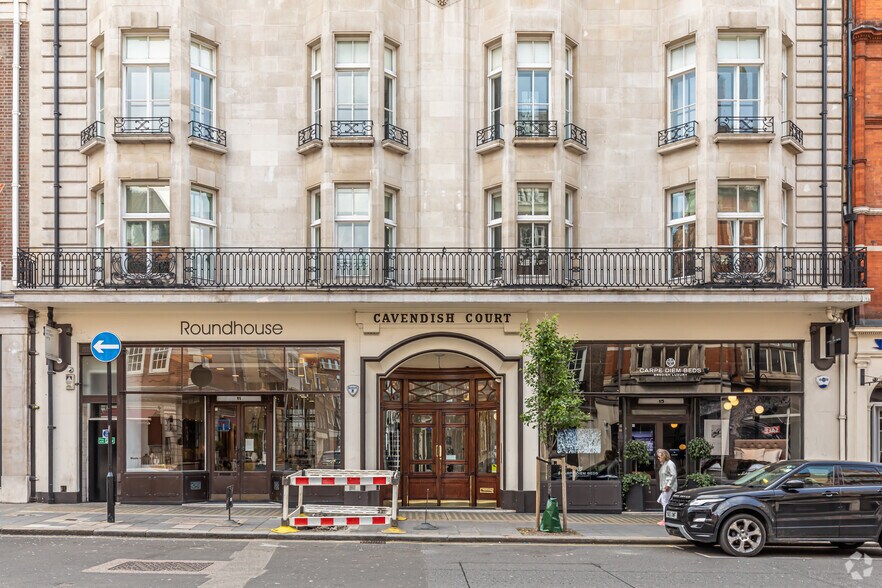 11-15 Wigmore St, Londres à louer - Photo de l’immeuble – Image 3 sur 3