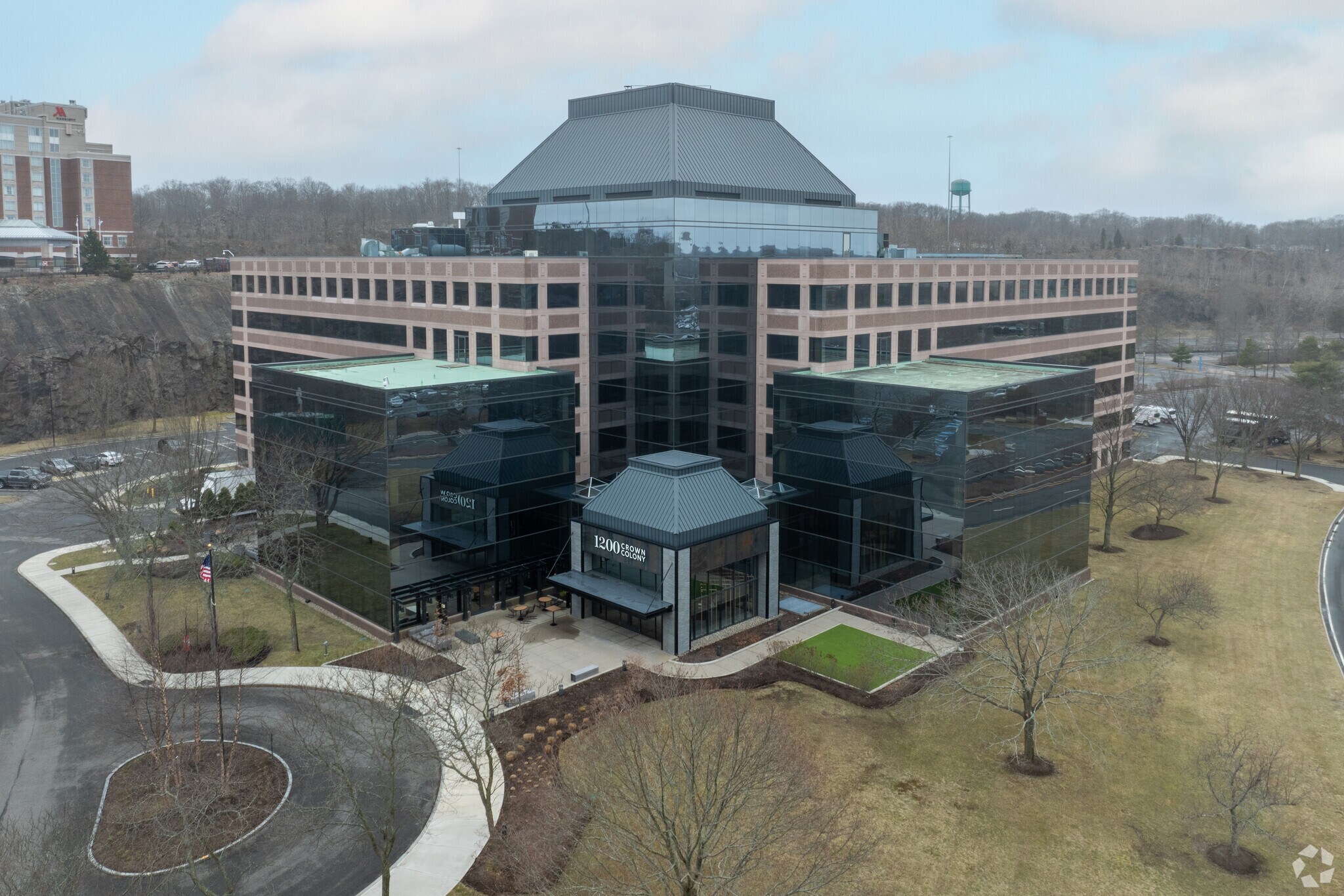 1200 Crown Colony Dr, Quincy, MA à louer Photo principale– Image 1 sur 24