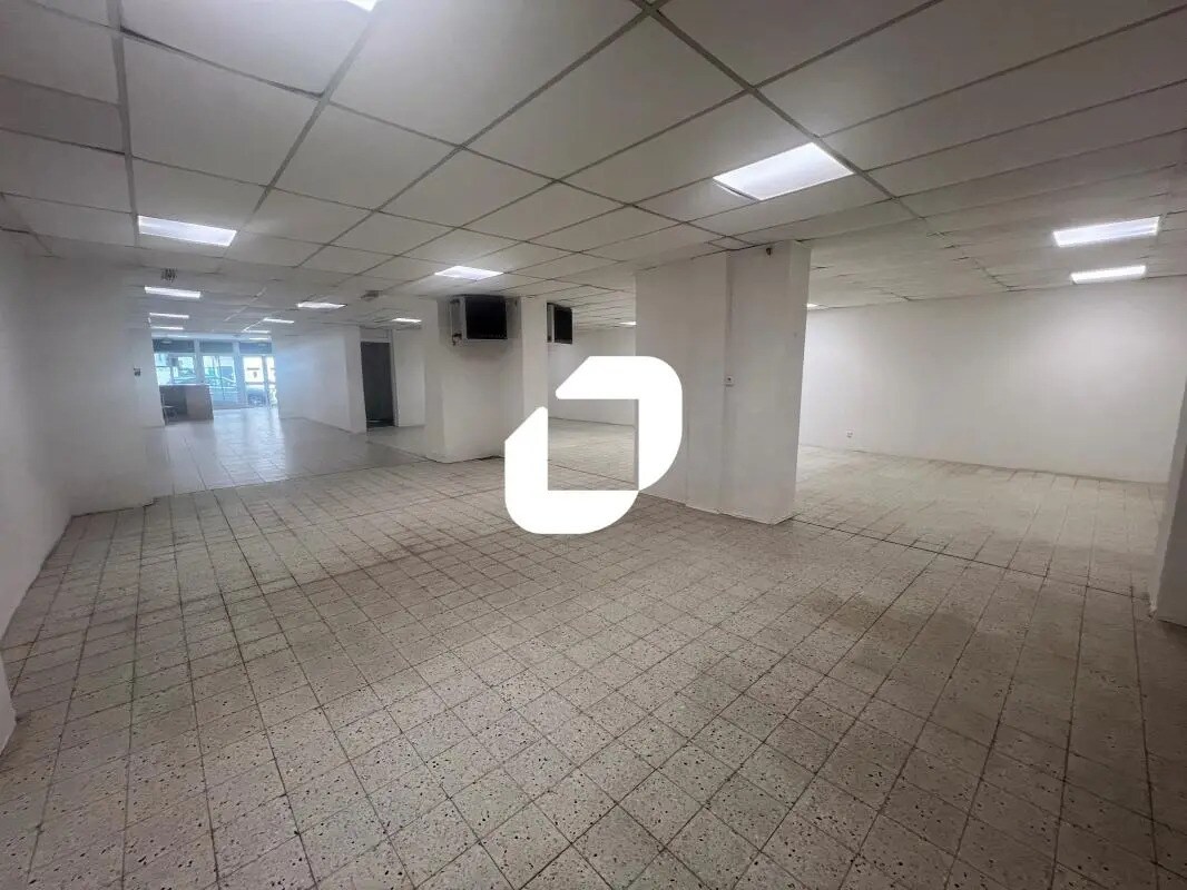 Local commercial dans Bully-les-Mines à louer Photo de l’immeuble– Image 1 sur 11