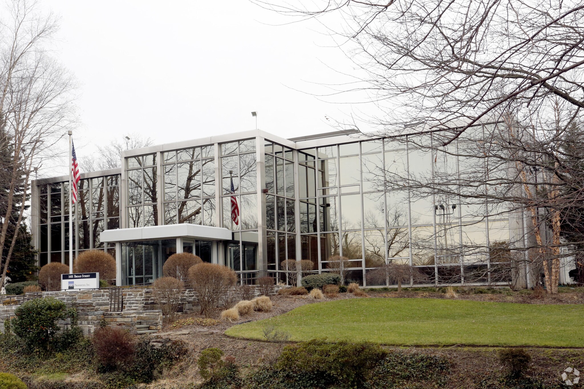 1401 Broad St, Clifton, NJ à louer Photo principale– Image 1 sur 5