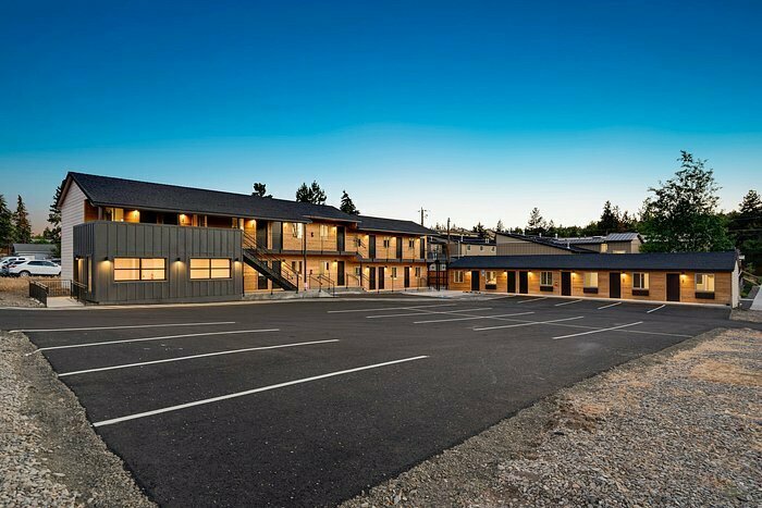 2359 NE Division St, Bend, OR à vendre - Photo de l’immeuble – Image 2 sur 10