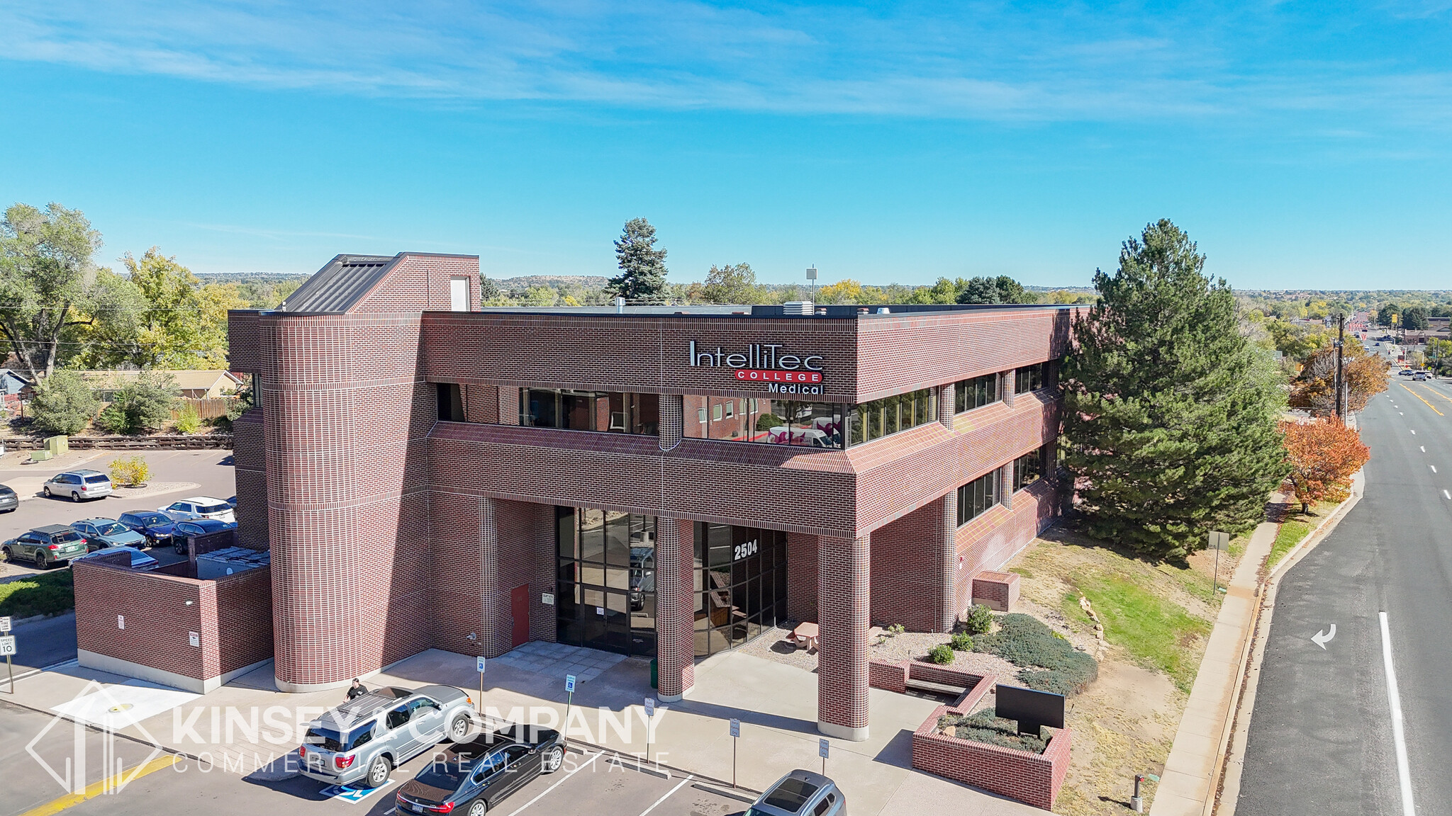 2504 E Pikes Peak Ave, Colorado Springs, CO à louer Photo de l’immeuble– Image 1 sur 7