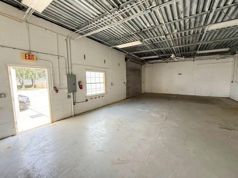 7275 Waelti Dr, Melbourne, FL à louer - Photo de l’immeuble – Image 2 sur 11