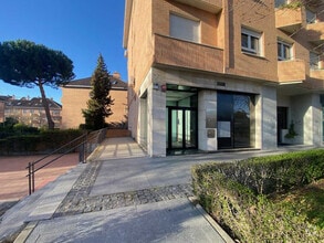Local commercial dans Boadilla del Monte, Madrid à louer Photo intérieure– Image 1 sur 6