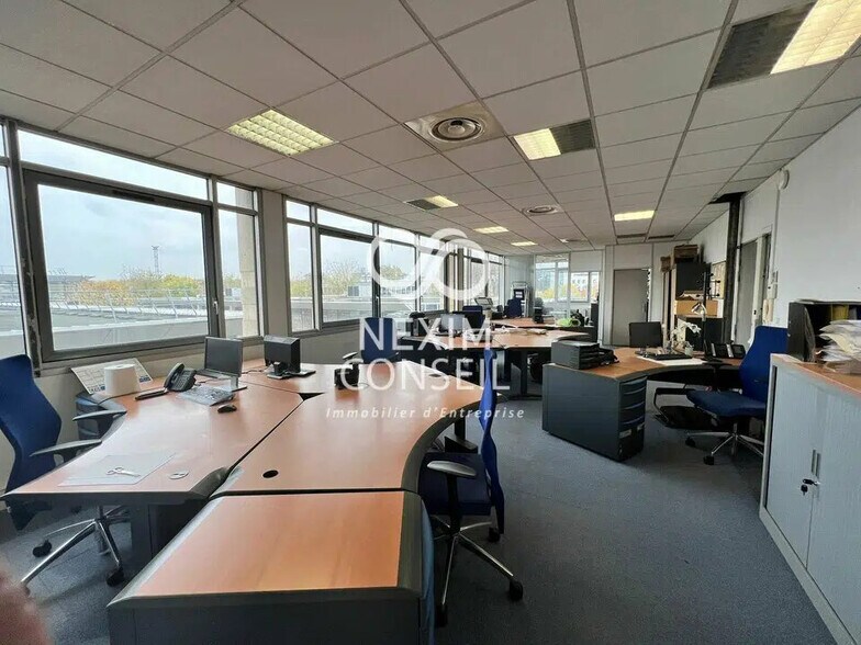 Bureau dans Gennevilliers à vendre - Photo de l’immeuble – Image 2 sur 5