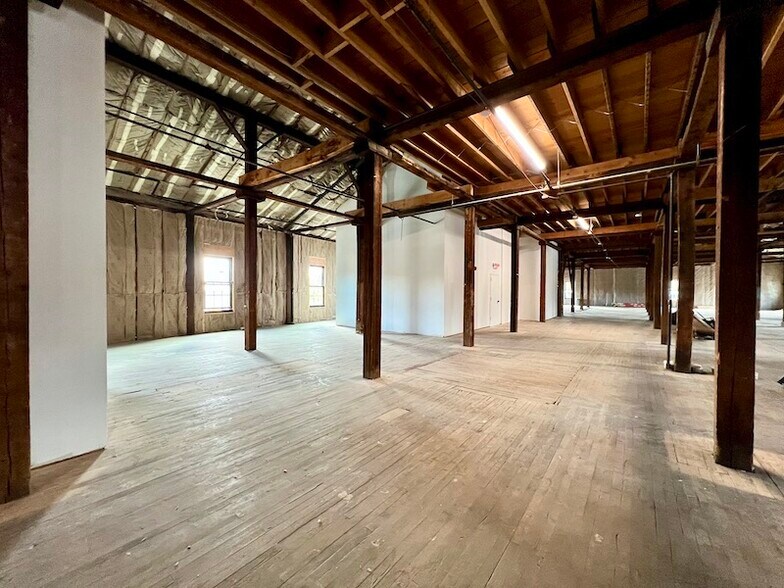 104 Smith Ave, Kingston, NY à louer - Photo de l’immeuble – Image 3 sur 5