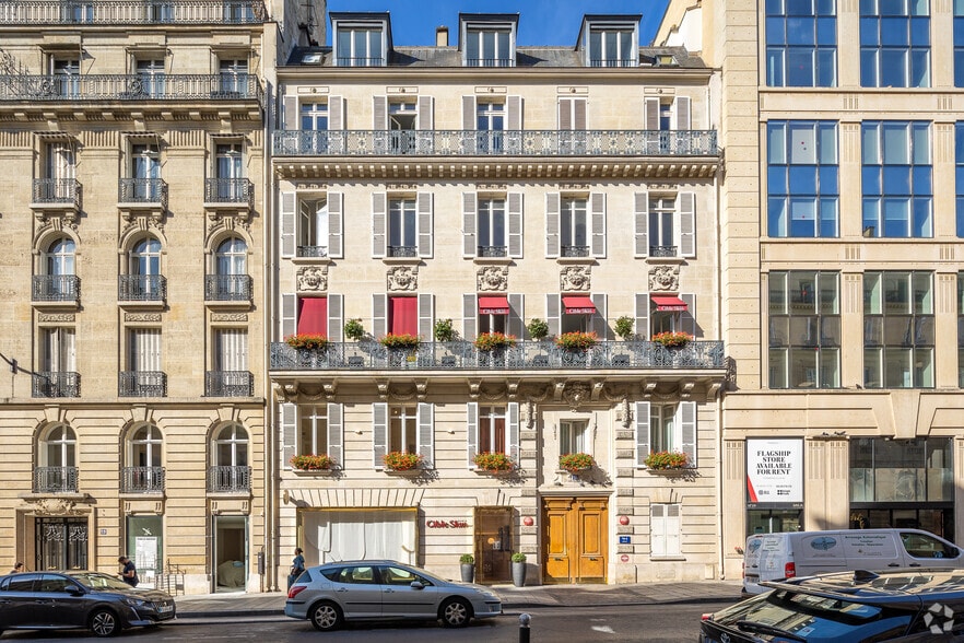 31 Rue François Ier, Paris à louer - Photo de l’immeuble – Image 1 sur 9