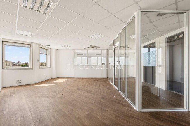 Plus de détails pour Bureau à vendre