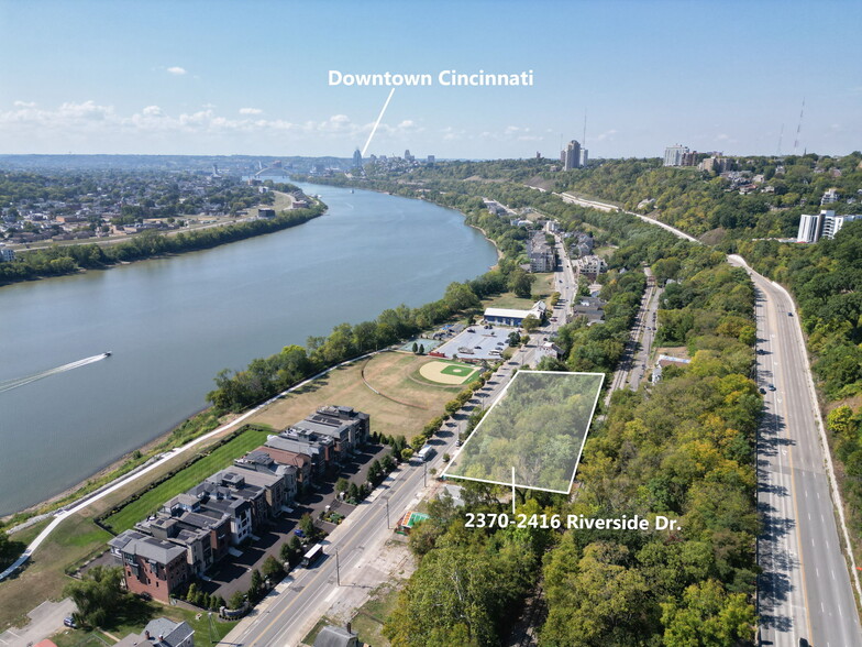 2416 Riverside Dr, Cincinnati, OH à vendre - Photo principale – Image 1 sur 6
