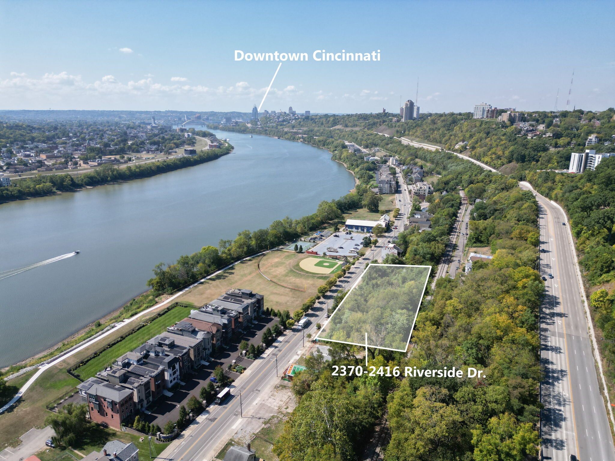 2416 Riverside Dr, Cincinnati, OH à vendre Photo principale– Image 1 sur 7