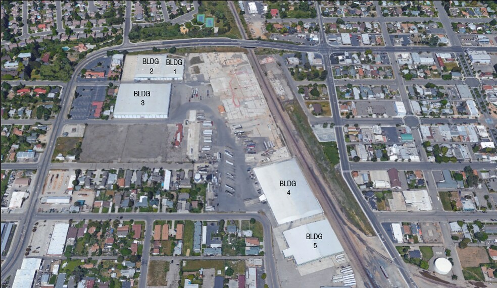 2906 Santa Fe St, Riverbank, CA à louer - Photo de l’immeuble – Image 2 sur 13